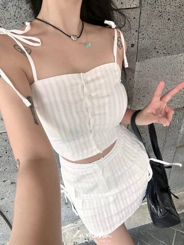 壓花蝴蝶結口袋短裙